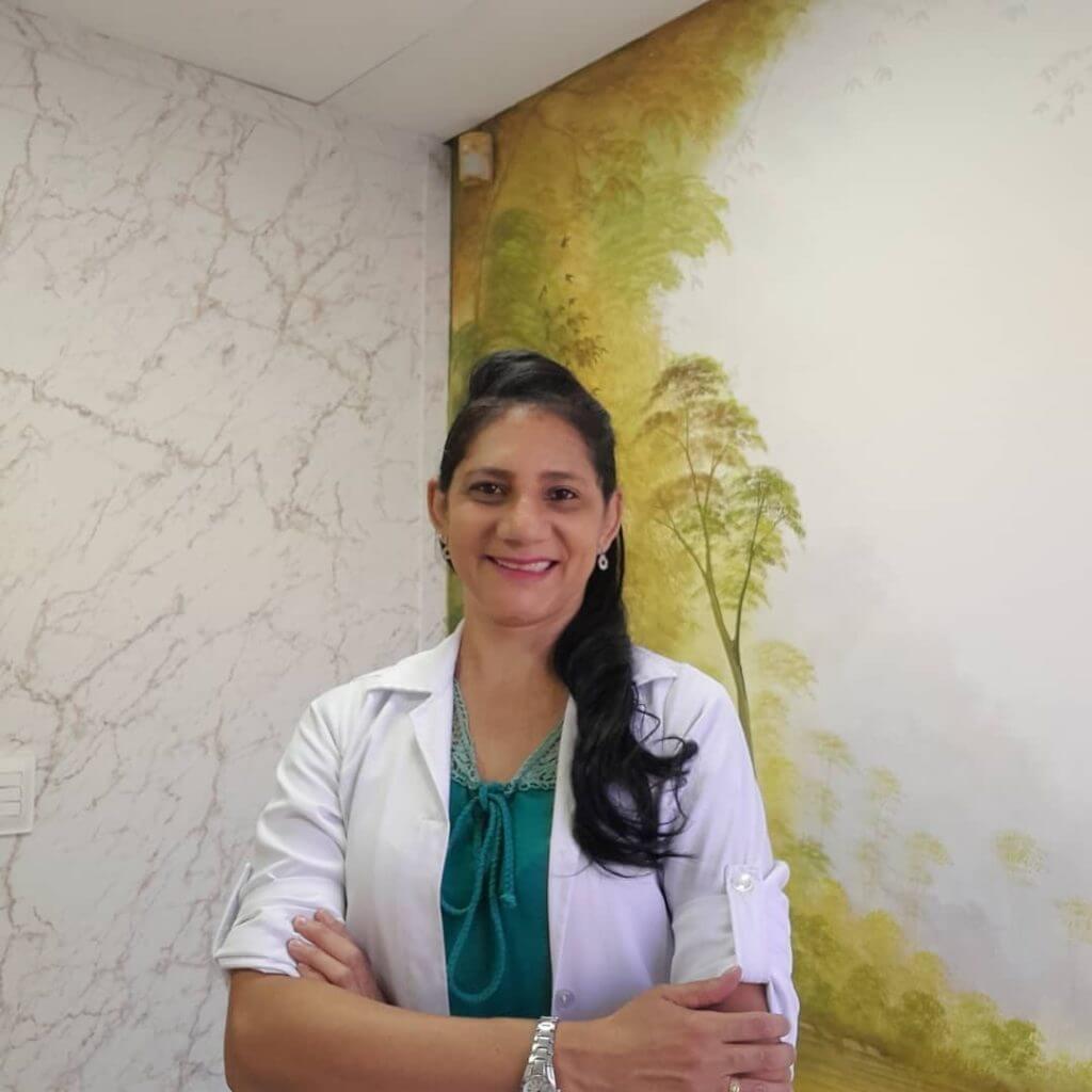 Dra. Cristiane Vieira empreende na área de enfermagem estética